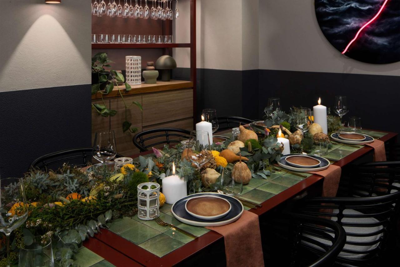 Qt Newcastle Hotel ภายนอก รูปภาพ The interior of the restaurant